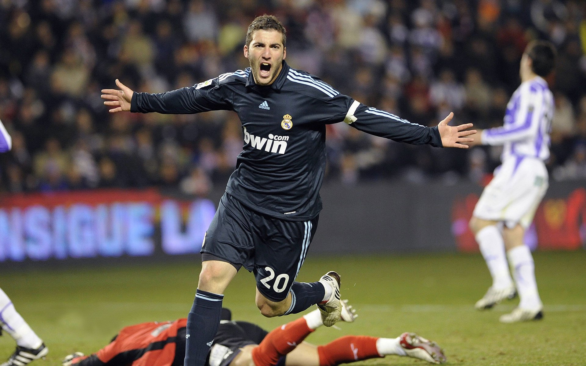 PSG战术缺陷引发媒体热议，ps4战术游戏